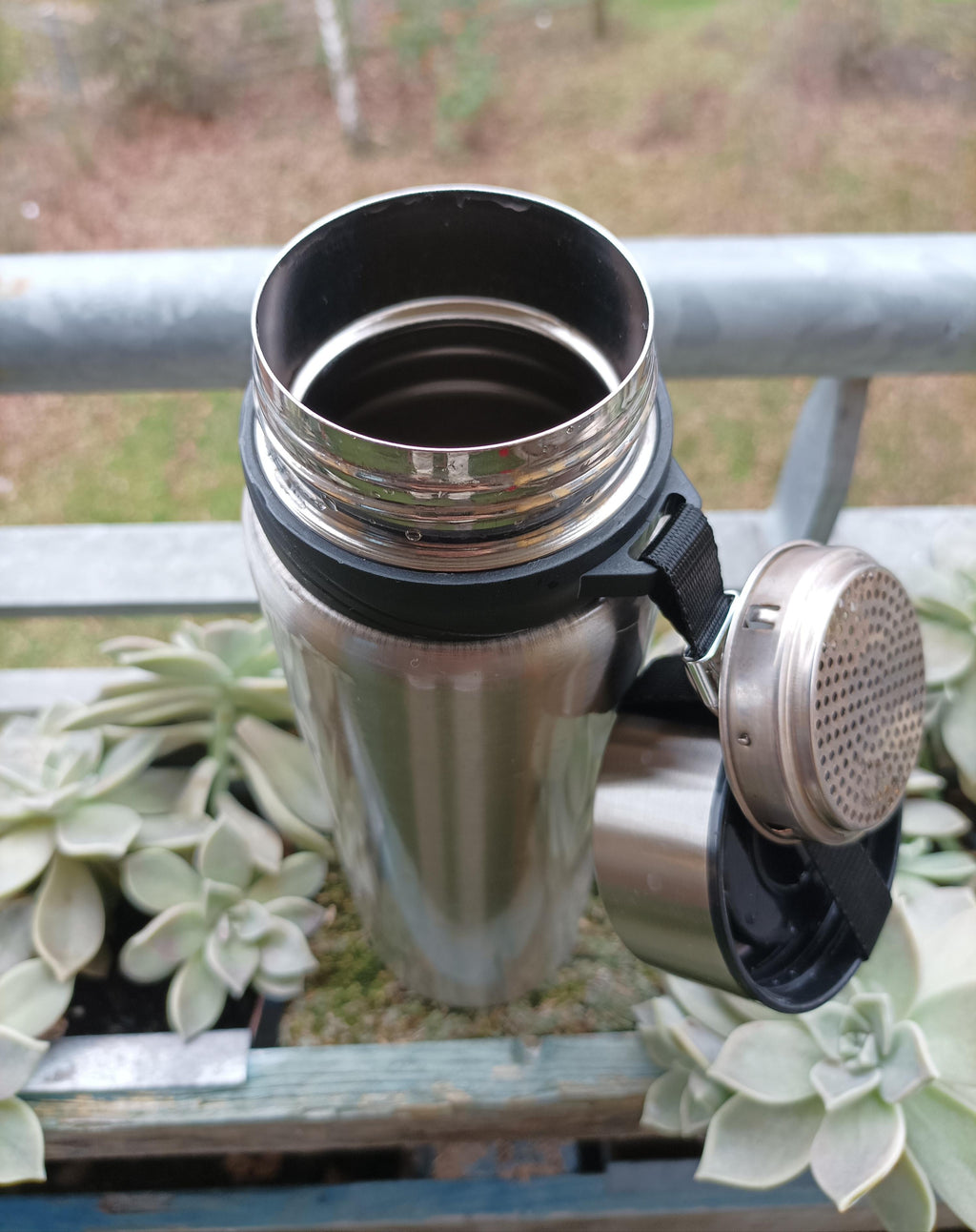 Thermos bottle 1L with Tea Strainer